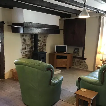 Maison La Peruse At Les Vergnes Gites בית נופש Exideuil-sur-Vienne
